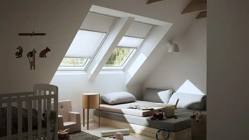 VELUX KROVNI PROZORI I ROLETNE